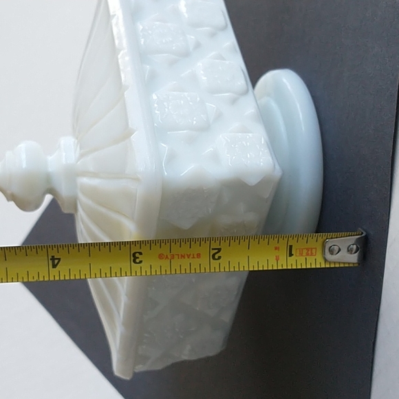VTG Square Milk Glass Quilt Pattern Footed Trinket Box - Picture 9 of 11